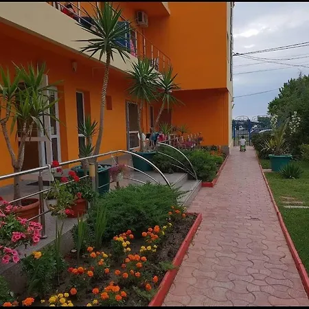 Guest house Vila Oranj 3*